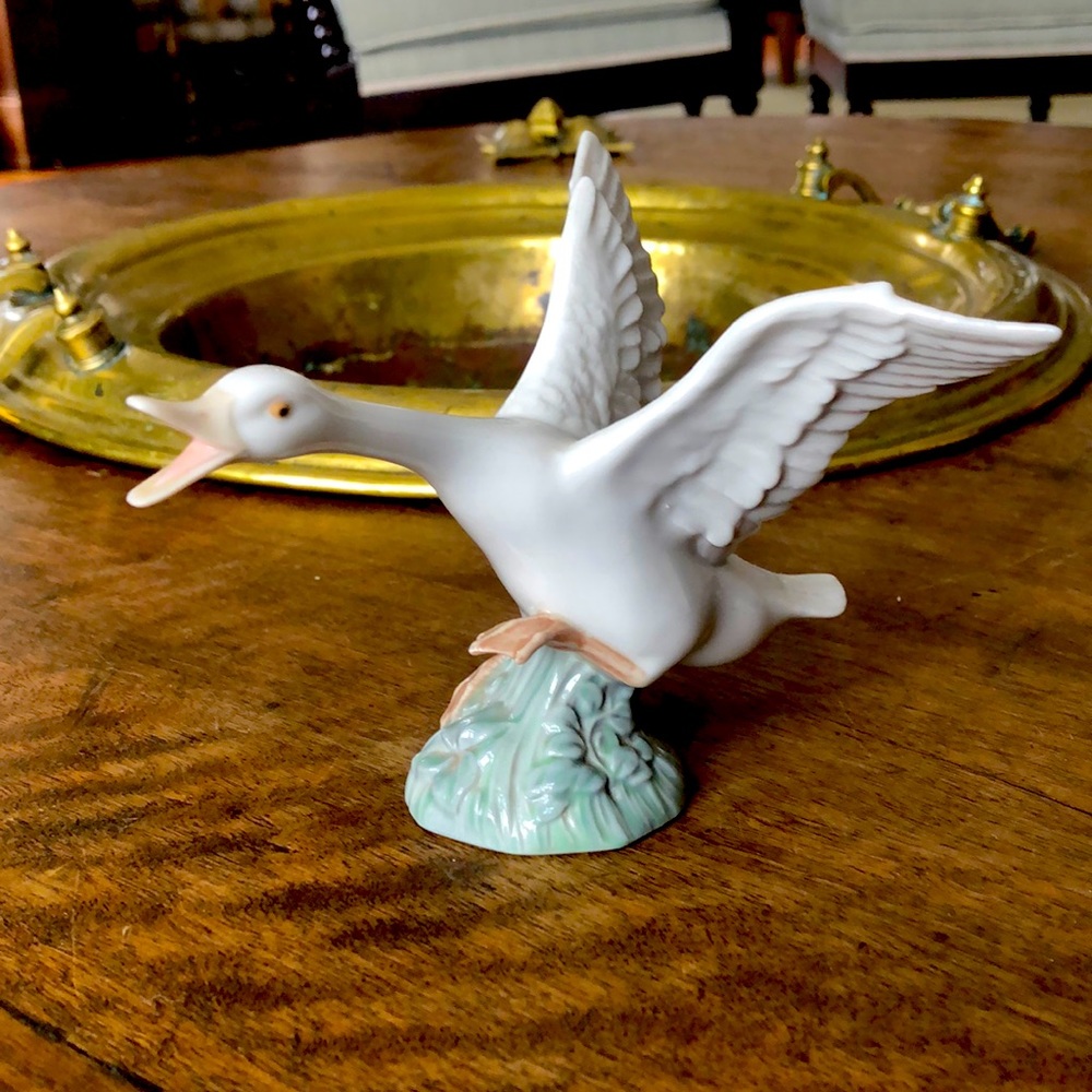 LLADRÓ Duck Figurine